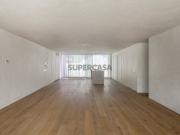 Apartamento T3, com garagem, no Condomínio Atelier, Lisboa
