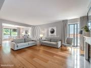 Apartamento T3 com garagem, no Pinheiro Manso, Porto