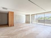 Apartamento T3 com garagem no Porto