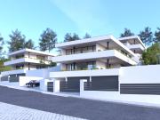 Apartamento T3 com jardim, terraços, piscina privada,...