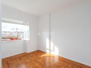 Apartamento T3 com ótimas áreas e prédio com elevador...