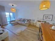 Apartamento T3, com parqueamento para uma viatura e...