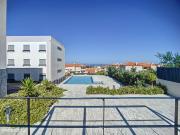 Apartamento T3 com Piscina e Garagem em Nazar