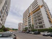 Apartamento T3 com Piscina e Garagem no Edifício Titã...