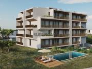 Apartamento T3 com piscina em condominio privado em Faro...