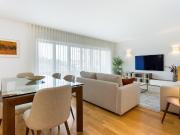 Apartamento T3 com piscina, Laranjeiras, Lisboa