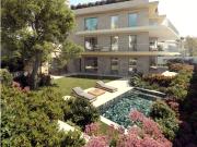 Apartamento T3 com piscina privada e jardim