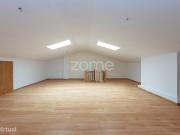 Apartamento T3 com Sto e Logradouro em So Joo de Ver, S....