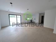 Apartamento T3 com terraço, arrumos e dois lugares de...