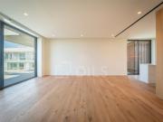 Apartamento T3 com terraço e junto à praia, em Canidelo