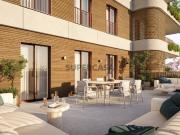 Apartamento T3 com terraço e varanda em Santo António...