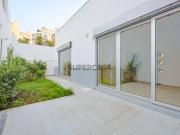 Apartamento T3 com terraço em Lisboa para investir em AL