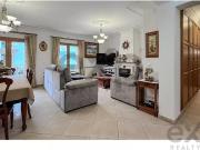 Apartamento T3 com terraço vista Castelo de Porto de Mós...