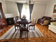 Apartamento T3, com varanda e arrecadação, bem...