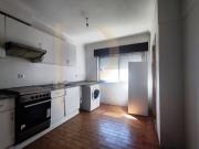 Apartamento T3 com varanda e despensa em Arrentela Seixal