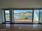 Apartamento T3, com varanda e garagem dupla, Porto