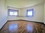 Apartamento T3 com Varanda e Garagem em Serralves, Porto