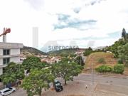 Apartamento T3 com varanda e parqueamento na Corredura...