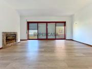 Apartamento T3 com varanda em Esmoriz