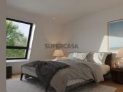 Apartamento T3 com varanda, em Serralves