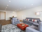 Apartamento T3 com varanda e estacionamento em Talade