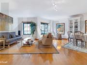 Apartamento T3 com Varanda Garagem Arrecadao em Cascais...