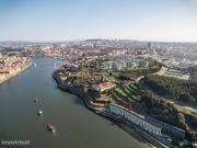 Apartamento T3 com varanda, no mais recente...