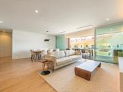 Apartamento T3, com varanda, piscina e garagem em Oeiras