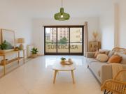 Apartamento T3 com varandas e garagem no Bairro do Rosário