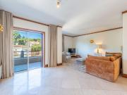 Apartamento T3 com vista desafogada e piscina 132m²...