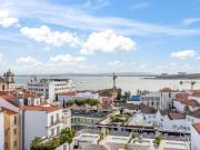 Apartamento T3 com vista, Lapa, Lisboa