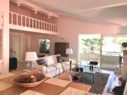 Apartamento T3 com vista mar no Monte Estoril