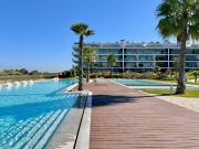 Apartamento T3, com vista rio, inserido em condomínio de...