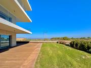 Apartamento T3, com vista rio, inserido em condomínio de...