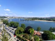 Apartamento T3 com vistas sobre o Rio Douro Último andar...