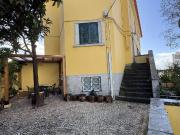 Apartamento T3, como vivenda no centro de Paço de Arcos...