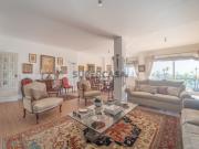 Apartamento T3 de duas frentes e varandas na Av. da Boavista