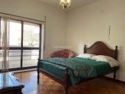 Apartamento T3 de Grandes Dimensões com Varandas e...