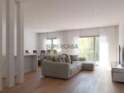 Apartamento T3 de segundo andar em prédio com elevador...