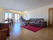 Apartamento T3 Duplex, com duas salas, usado na Malveira