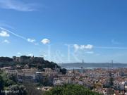 Apartamento T3 duplex com terrao e vista rio na Graa, Lisboa