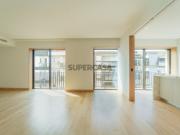Apartamento T3 novo com varanda e garagem baixa Porto