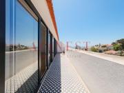 Apartamento T3 duplex com vista mar em Monte do Estoril...