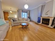 Apartamento T3 duplex, inserido em condomnio fechado com...