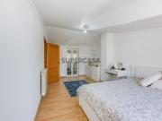 Apartamento T3 em Carcavelos e Parede