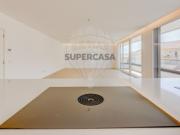 Apartamento T3 em Carcavelos e Parede