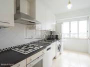 Apartamento T3 em Carnaxide zona do Centro Cvico com...