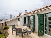 Apartamento T3 em Caxias com garagem, arrecadação e terraço