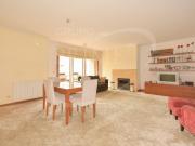 Apartamento T3 em condomínio fechado com vistas de mar e rio