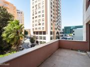 Apartamento T3 em condomnio com piscina, nas Laranjeiras